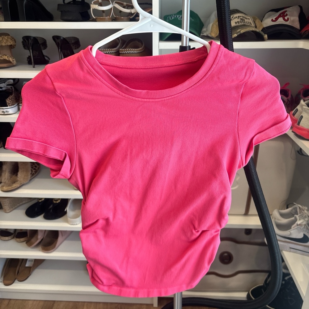 Amazon Vibrant Pink Short Sleeve Women's Tee